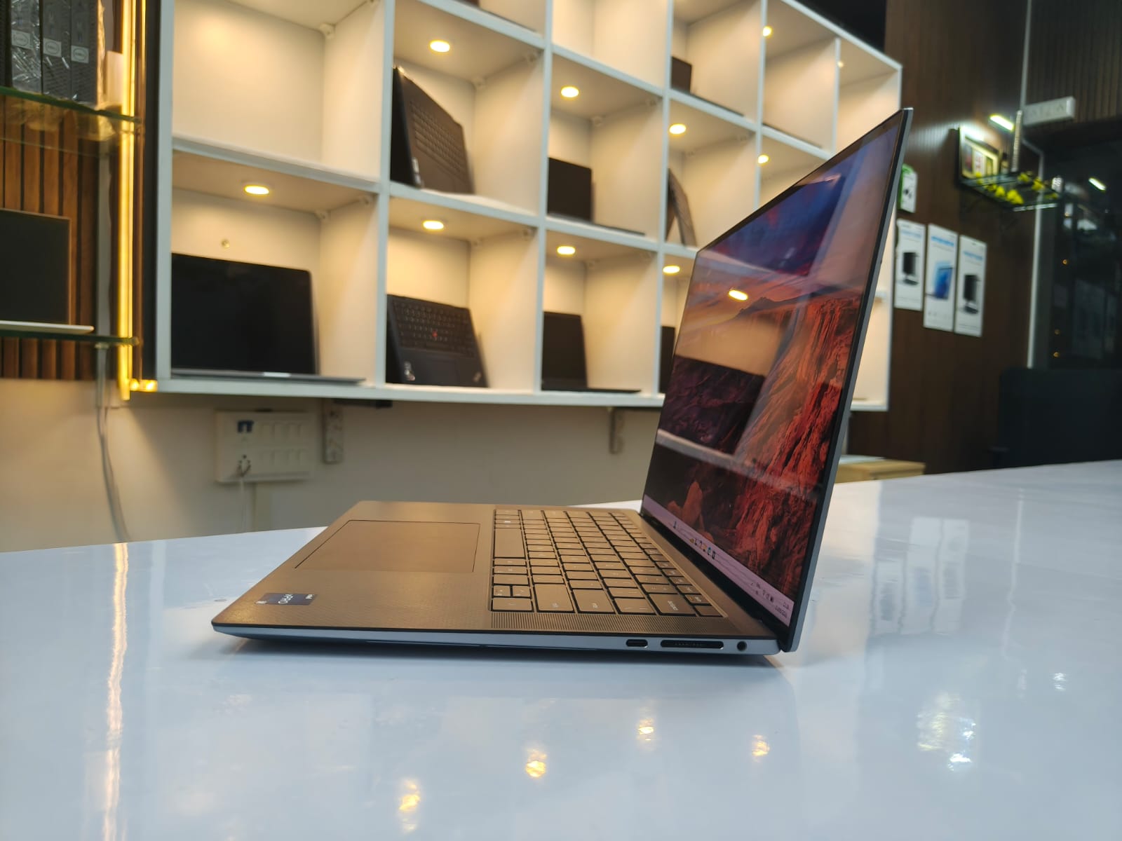 DELL PRECISION 5560 - Refurbished | Intel Core i7-11850H CPU @ 2.50 GHz (Turbo Boost up to 4.80 GHz) - 8 Cores / 16 Threads | 16 GB RAM | 32 GB RAM | 512 GB SSD | 1 TB SSD | NVIDIA T1200 4 GB Dedicated Graphics | Webcam | Bluetooth | Wi-Fi | 15.6 Inches Full HD+ Display | USB-C / Thunderbolt 4 Ports | Windows 10/11 Pro - Image 3