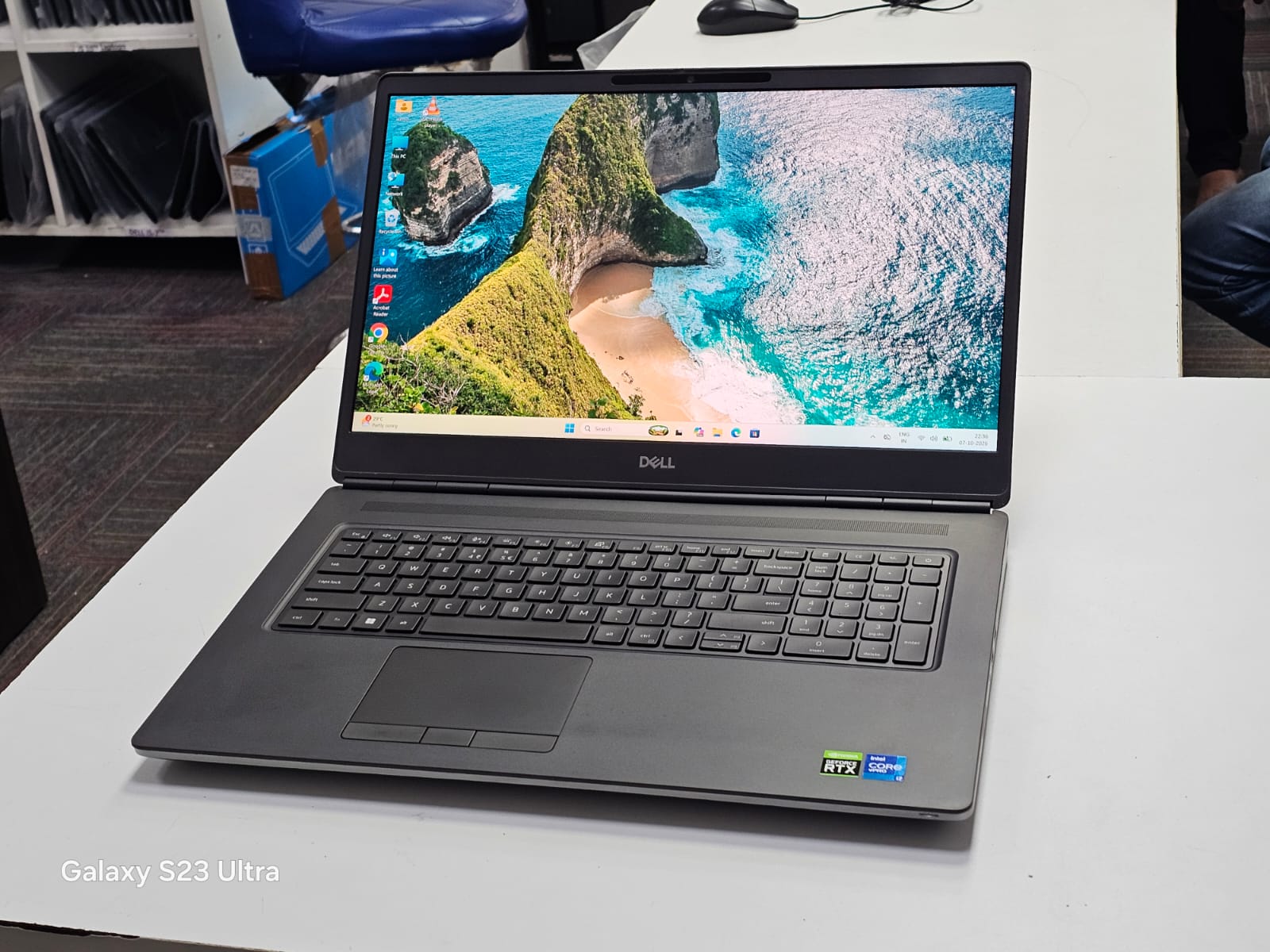 DELL PRECISION 7760 - Refurbished | Intel Core i7-11850H CPU @ 2.50 GHz (Turbo Boost up to 4.80 GHz) - 8 Cores / 16 Threads | 16 GB RAM | 32 GB RAM | 512 GB SSD | 1 TB SSD | NVIDIA RTX A3000 6 GB Dedicated Graphics | Webcam | Bluetooth | Wi-Fi | 17.3 Inches Full HD Display | USB-C / Thunderbolt 4 Ports | Windows 10/11 Pro